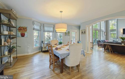 610 Poplar Dr, Falls Church VA  22046-2838 exterior
