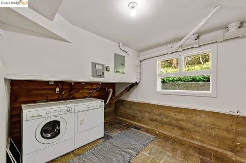 6730 Heartwood Dr, Oakland CA  94611-2337 exterior