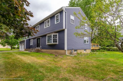 13 Christy Ln, Tinton Falls, NJ 07712-2604