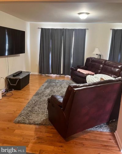 212 Ann St, Charles Town WV  25414-1604 exterior