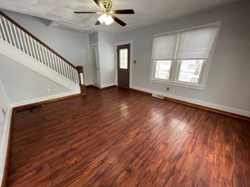 824 Superior St, Grove City, PA 16127-1330