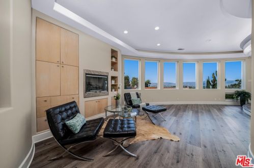22733 De Kalb Dr, Calabasas CA  91302-4805 exterior