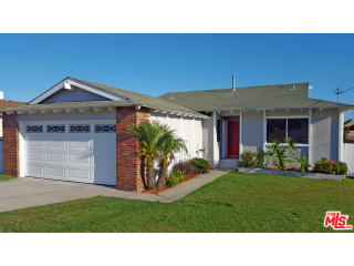 1326 127th St, Los Angeles, CA 90044-1024