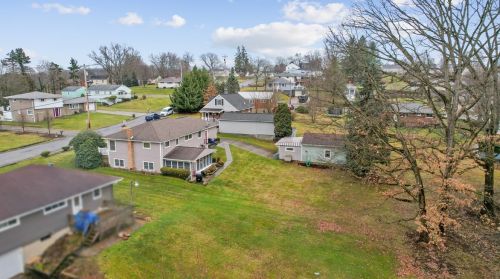 3009 22nd Ave, Beaver Falls, PA 15010-2233