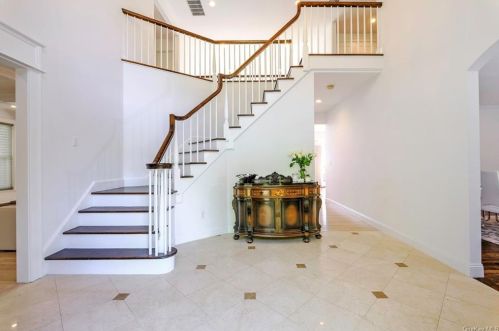 100 Stonewall Cir, White Plains NY  10604-1124 exterior