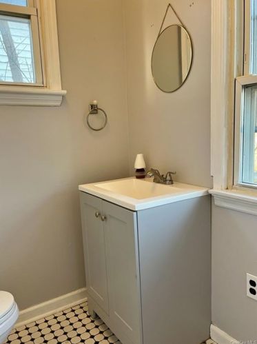 19 Myrtle Ave, Middletown NY  10940-4122 exterior