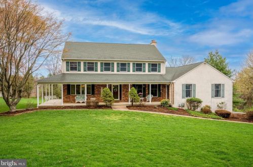 110 Governor Markham Dr, Glen Mills, PA 19342-1033