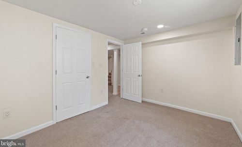 15906 Donald Curtis Dr, Woodbridge VA  22191-4250 exterior