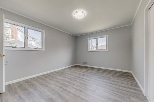 9 Roxbury Rd, Westbury NY  11590-1653 exterior