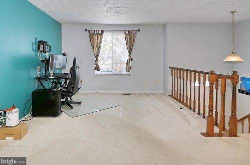 8290 Morning Dew Ct, Springfield VA  22153-3812 exterior
