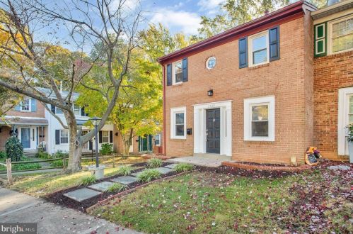 1409 Deerfield Ln, Woodbridge, VA 22191-1010