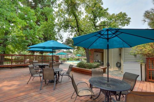 924 Cross St, Woodland CA  95695-4128 exterior