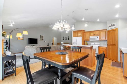 2722 Teresa Dr, Green Bay WI  54311-5586 exterior