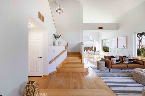 4565 Sea Bluff Cir, Carlsbad CA  92008-3671 exterior