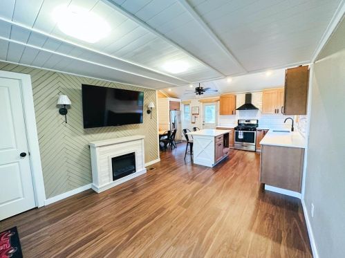 205 Anderson Pl, Glenshaw, PA 15116-1809