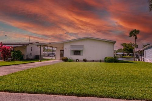 1614 Sunshine Ln, Tavares, FL 32778-4267