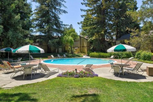 505 Cypress Point Dr, Mountain View CA  94043-4864 exterior