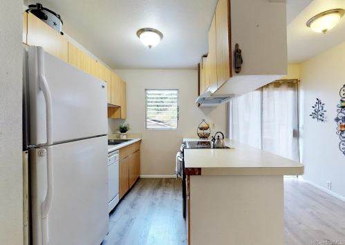 2570 Akepa St, Pearl City HI  96782-1072 exterior