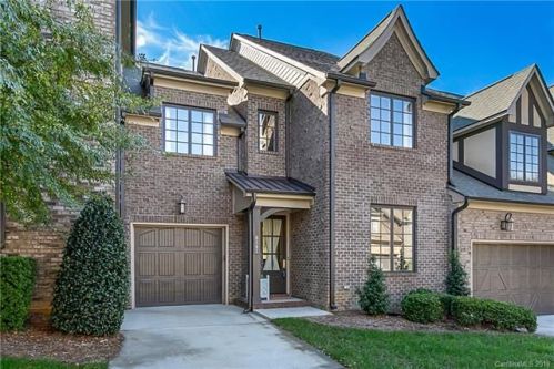 6141 Fletcher Cir, Charlotte, NC 28226-3385