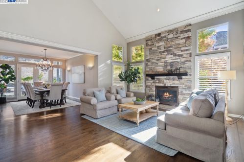 102 Shadewell Dr, Danville, CA 94506-1918