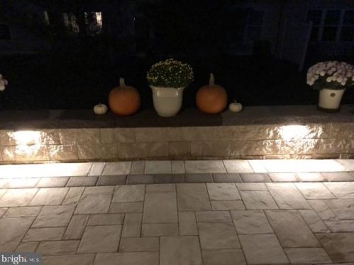 49 Falcon Ct, Trenton NJ 08690-2466 exterior