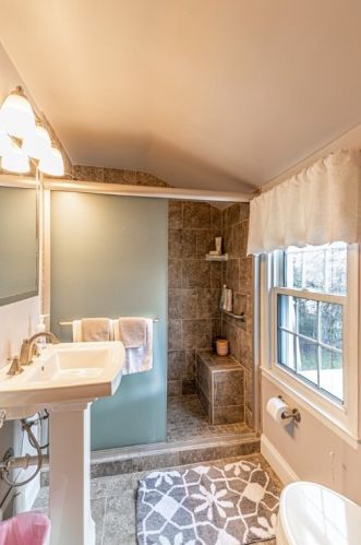 453 Riverview Dr, New Kensington PA  15068-5936 exterior