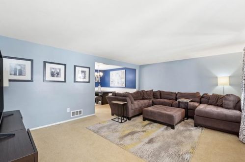 1749 Grey Mill Dr, Pittsburgh, PA 15241-2815
