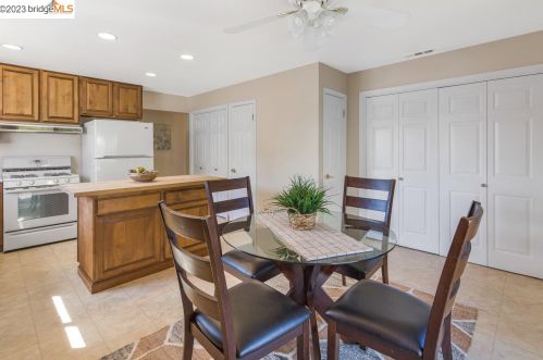 4124 Nichandros St, Hayward, CA 94546-4444