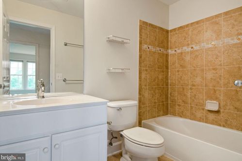 14631 Weeburn Way, Woodbridge VA  22191-4043 exterior