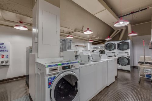 19 1st St, Minneapolis MN 55401-1839 exterior