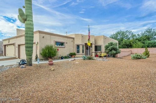 2332 Orchard View Dr, Green Valley, AZ 85614-1400