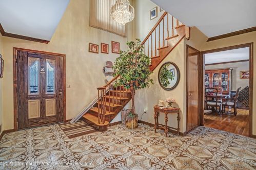 3 Delta Ct, Middletown, NJ 07748-2804