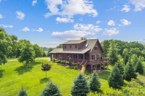 236 290th St, Martell, WI 54767-9110