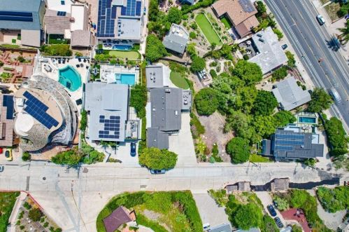 1527 Loring St, San Diego CA  92109-1765 exterior