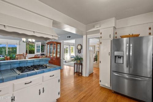 6625 Whitaker Ave, Van Nuys, CA 91406-5519