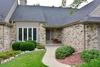 2627 Lake Park Ct, Thiensville, WI 53092-2453