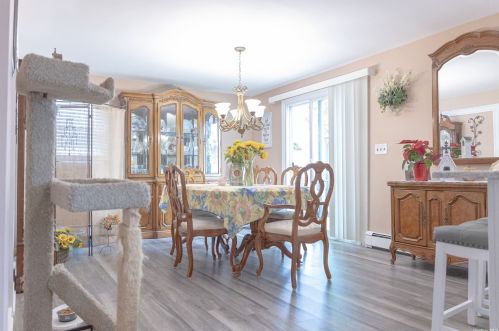15 18th St, Deer Park NY  11729-3905 exterior