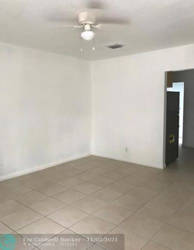33 2nd Ave, Dania Beach FL  33004-4806 exterior