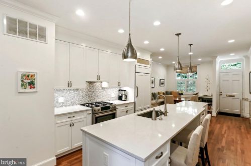 1644 32nd St, Washington, DC 20007-2930