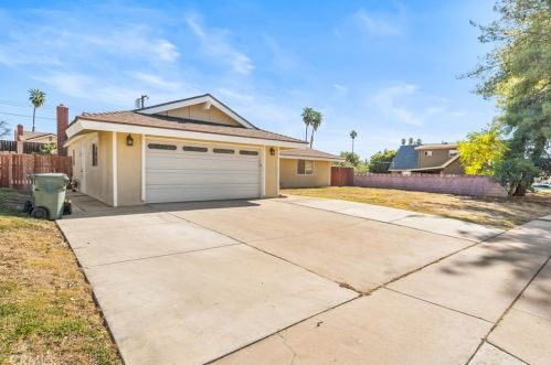 6121 Rogers Ln, San Bernardino, CA 92404-3453