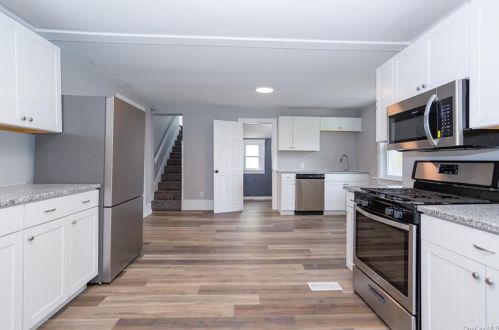 139 Wait St, Walden, NY 12586-1325