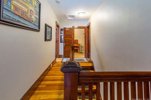 26 Wetherell St, Manchester CT  06040-6401 exterior