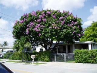 6260 2nd Ave, Hialeah, FL 33013-1011