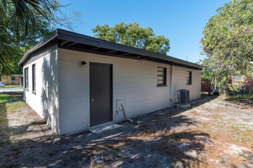 2960 23rd St, Sanford FL  32771-4046 exterior