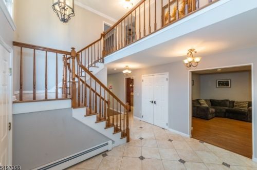 9 Memory Ln, Dover NJ  07869-4205 exterior