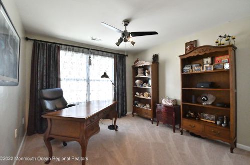 7 Lily Ln, Piscataway NJ  08854-6670 exterior