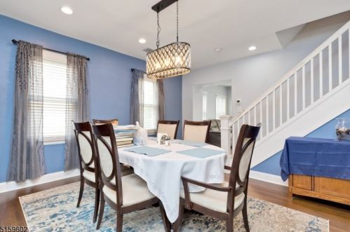 124 Warren Ave, Roselle Park, NJ 07204-1804