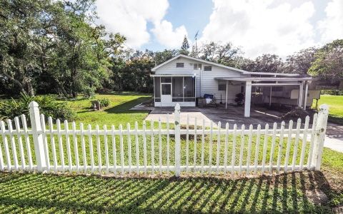 6827 County Rd 17, Sebring FL  33876-5976 exterior