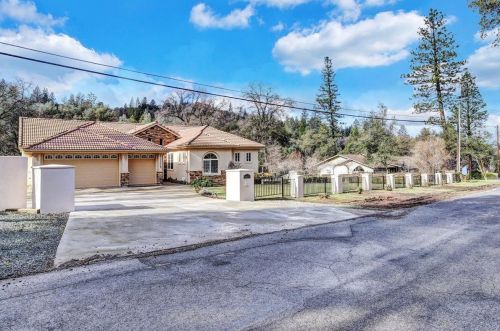 18959 Siesta Dr, Lake Wildwood, CA 95946-8917