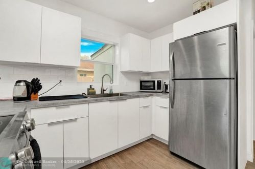 6118 39th St, Hollywood, FL 33023-5106